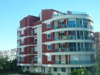 Меблированные апартаменты с видом на бассейн